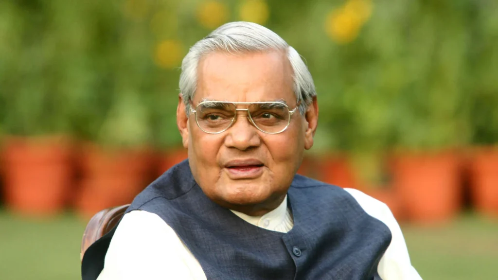 "मैं अटल हूं" फिल्म की कहानी शॉर्ट में समझिए 3 wp11689748