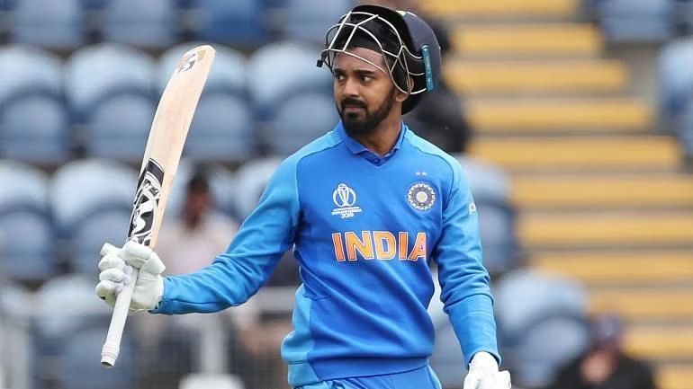 भारत के 10 अमीर क्रिकेटर्स, जाने सचिन तेंदुलकर से लेकर एमएस धोनी की नेटवर्थ. 8 भारत के 10 अमीर क्रिकेटर्स